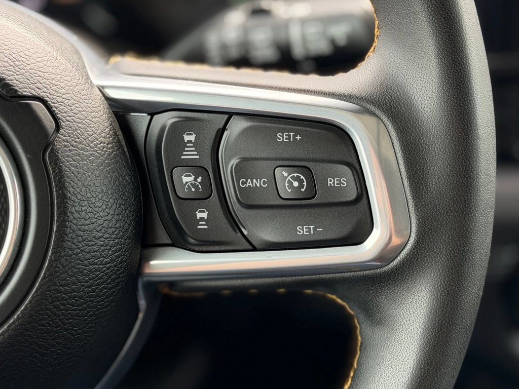 Used 2024 Jeep Wrangler Unlimited Sahara AWD/4WD image 14