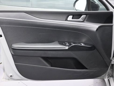 Used 2023 Kia K5 GT-Line image 16