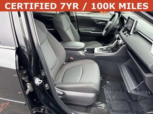 Used 2024 Toyota RAV4 XLE w/ Convenience Package image 9