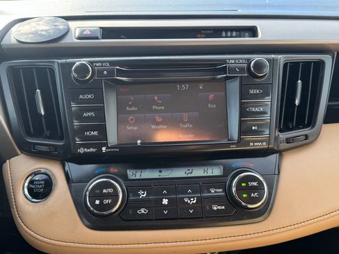 Used 2018 Toyota RAV4 XLE image 14