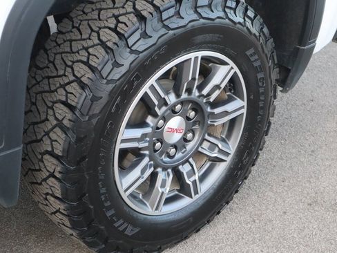 Used 2024 GMC Sierra 1500 AT4 w/ Technology Package image 48