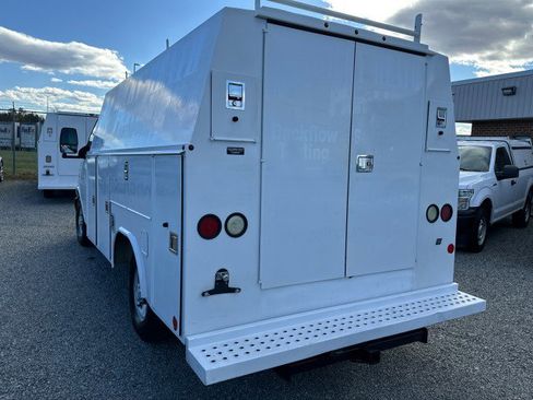 Used 2017 Chevrolet Express 3500 image 10