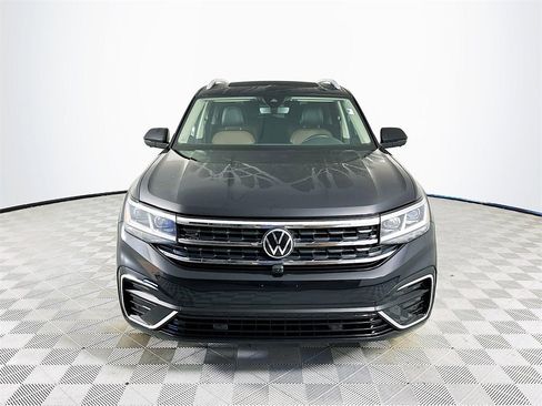 Used 2022 Volkswagen Atlas SEL Premium image 2