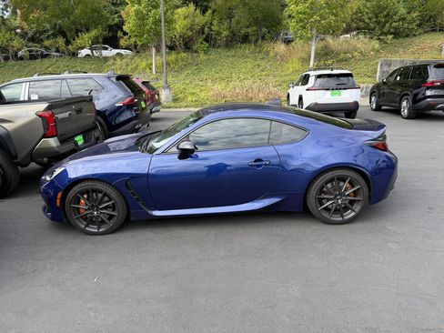 Used 2025 Subaru BRZ tS RWD image 2