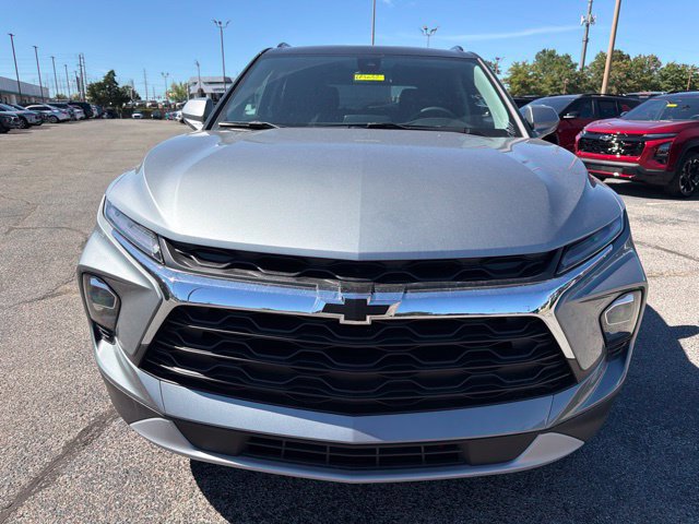 New 2026 Chevrolet Blazer LT w/ LPO, Black Sport Package FWD image 8