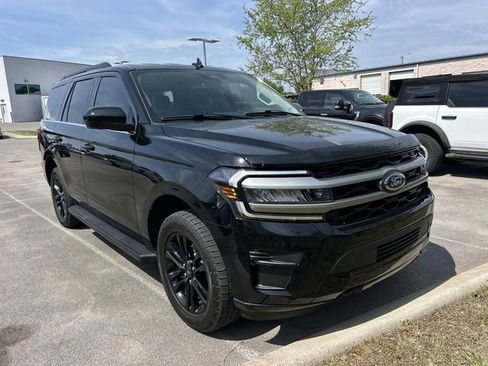 Used 2024 Ford Expedition XLT AWD/4WD image 3