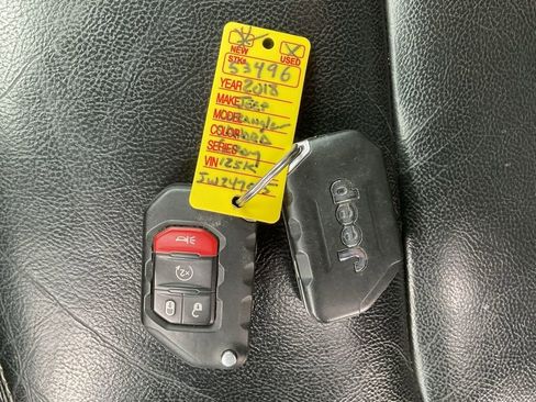 Used 2018 Jeep Wrangler Unlimited Sahara w/ Cold Weather Group image 22