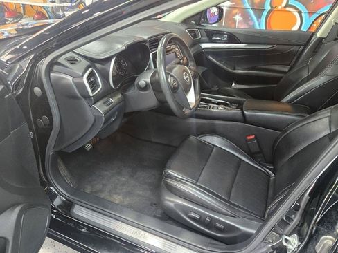 Used 2023 Nissan Maxima SL FWD image 11