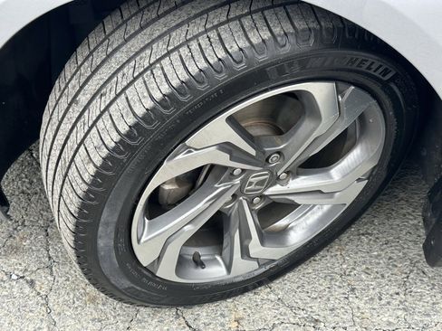 Used 2020 Honda Accord EX image 38