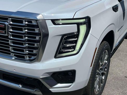 New 2026 GMC Yukon XL Denali w/ Denali Reserve Package AWD/4WD image 9
