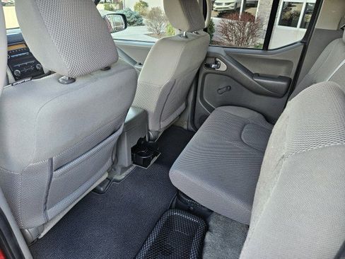 Used 2015 Nissan Frontier S image 17