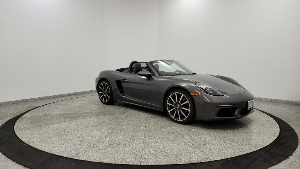Used 2017 Porsche 718 Boxster RWD image 12