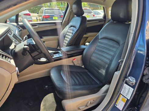 Used 2018 Ford Fusion SE w/ Fusion SE Technology Package image 7