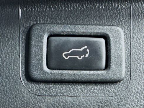 Used 2018 Subaru Outback 2.5i Limited image 32