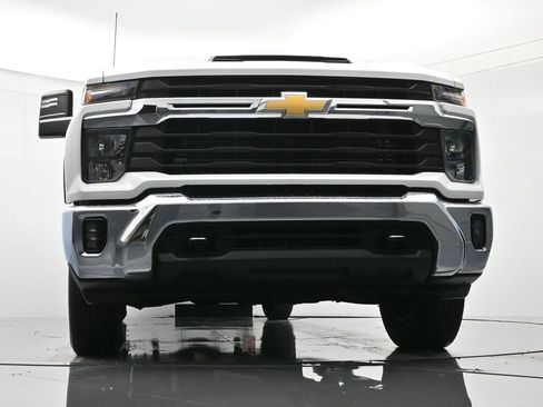 Certified 2025 Chevrolet Silverado 2500 LT w/ Convenience Package image 40