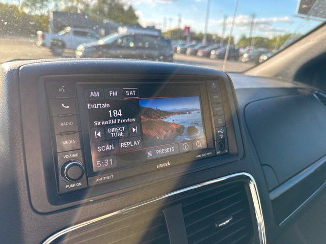 Used 2019 Dodge Grand Caravan SXT FWD image 16