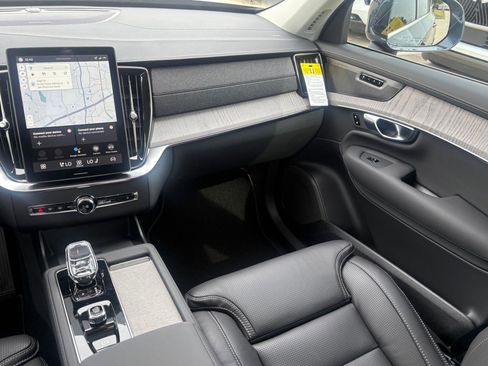 New 2026 Volvo XC90 B6 Ultra w/ Protection Package Premier image 13