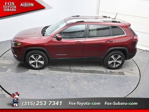 Used 2019 Jeep Cherokee Limited image 31
