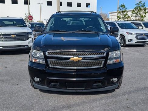 Used 2013 Chevrolet Avalanche LT image 2