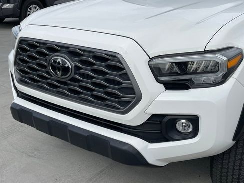 Used 2023 Toyota Tacoma TRD Off-Road w/ Technology Package image 9