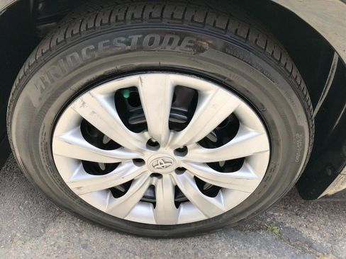 Used 2013 Toyota Corolla LE FWD image 12