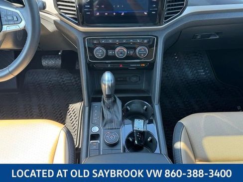 Certified 2023 Volkswagen Atlas Cross Sport SE w/ Panoramic Sunroof Package AWD/4WD image 17