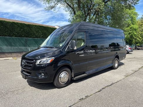 Used 2023 Mercedes-Benz Sprinter 3500 image 1