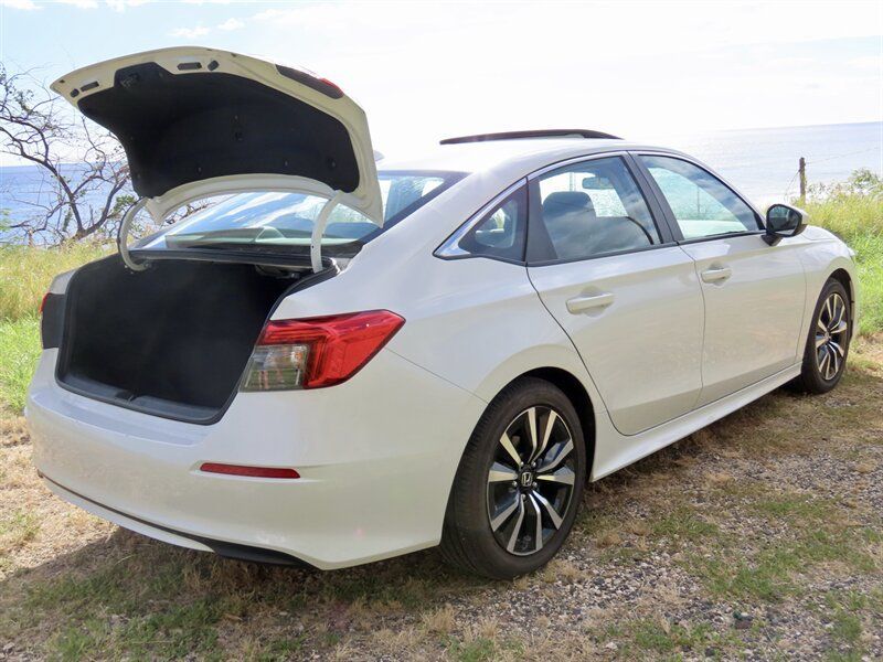 Used 2024 Honda Civic EX image 9