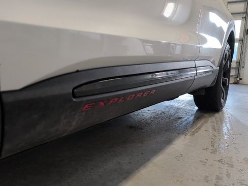 Used 2020 Ford Explorer ST w/ ST Street Pack image 11