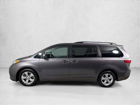 Used 2015 Toyota Sienna LE FWD image 6