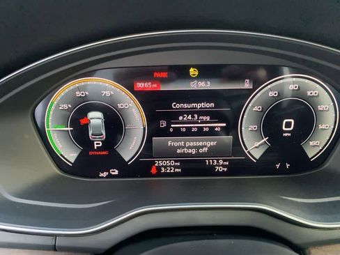 Used 2023 Audi Q5 e Premium w/ Convenience Package image 6