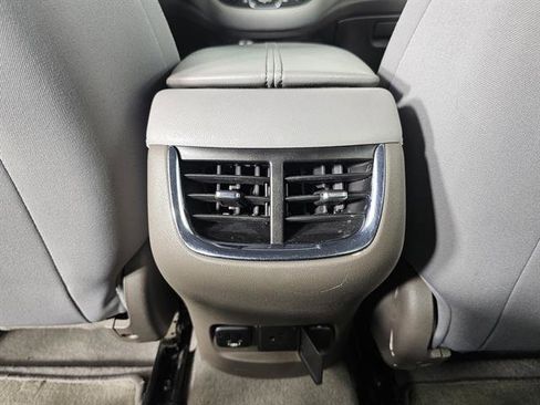 Used 2018 Chevrolet Malibu LT image 39