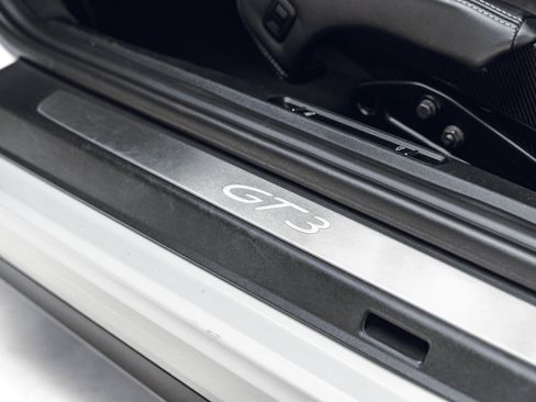 Used 2018 Porsche 911 GT3 RWD image 26