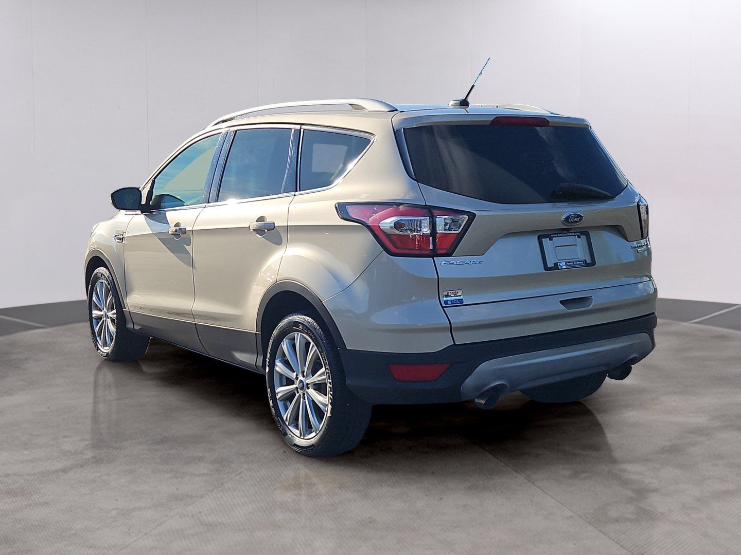 Used 2017 Ford Escape Titanium AWD/4WD image 32
