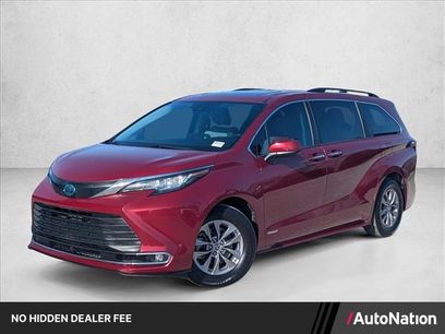Used 2021 Toyota Sienna XLE