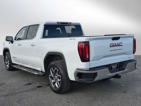 Used 2023 GMC Sierra 1500 SLT w/ SLT Premium Package AWD/4WD image 5