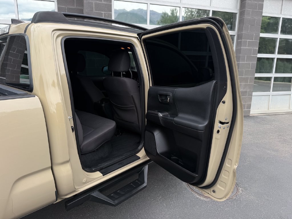 Used 2019 Toyota Tacoma TRD Sport w/ Technology Package AWD/4WD image 37