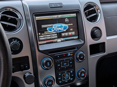 Used 2014 Ford F150 FX4 w/ Equipment Group 402A Luxury image 19