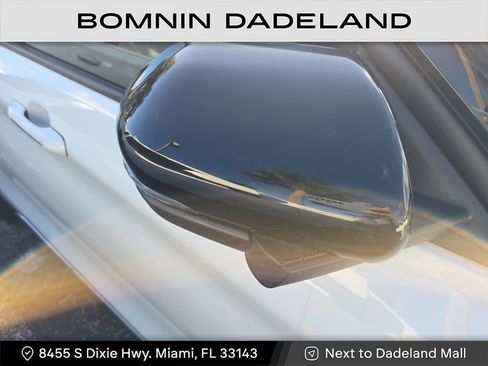 Used 2023 Ford Explorer Platinum w/ Technology Package image 17