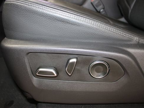 Used 2024 GMC Sierra 1500 Denali AWD/4WD image 18
