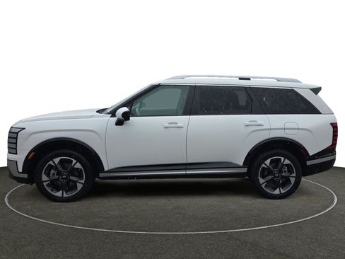 Certified 2026 Hyundai Palisade Limited AWD/4WD image 2