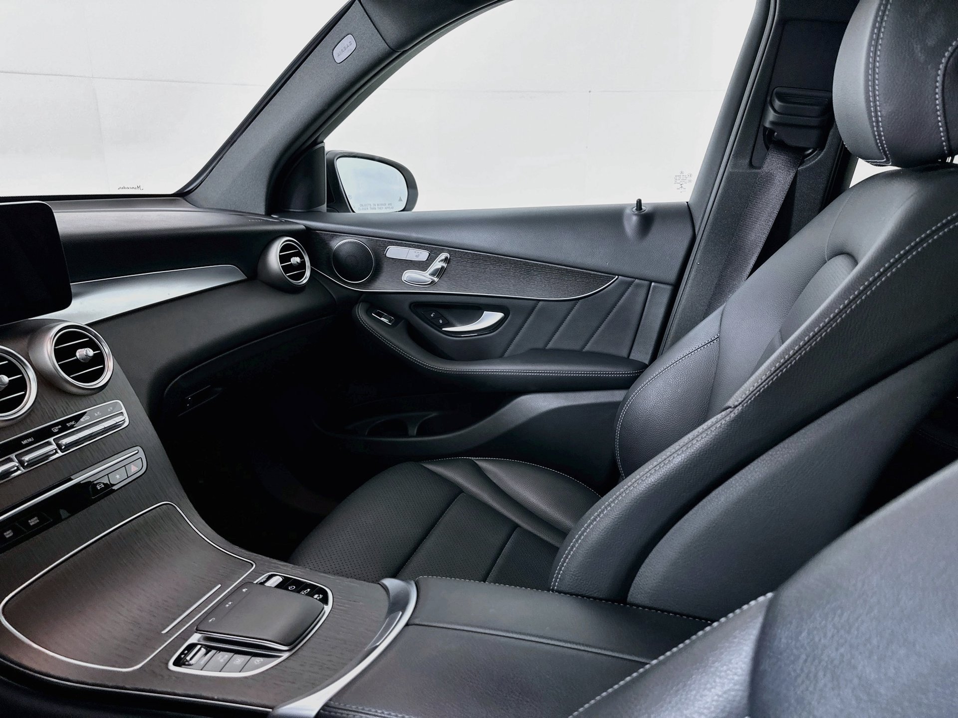 Used 2022 Mercedes-Benz GLC 300 image 25