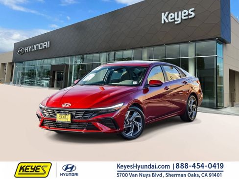 Certified 2025 Hyundai Elantra SEL image 1