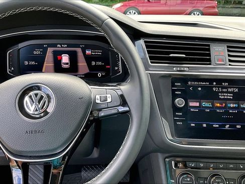 Certified 2021 Volkswagen Tiguan SEL FWD image 25