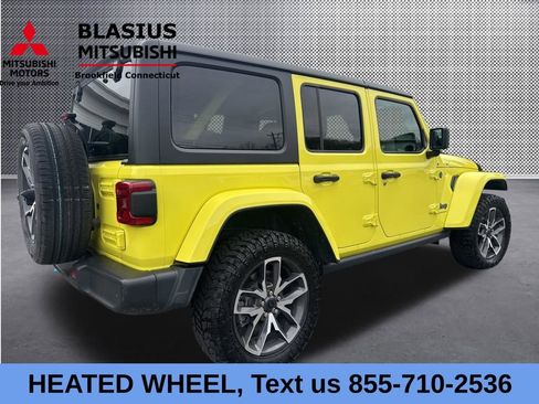 Used 2024 Jeep Wrangler Unlimited w/ Convenience Group AWD/4WD image 9