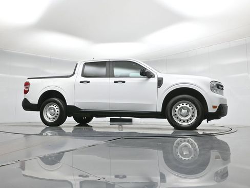 Certified 2022 Ford Maverick XL image 4