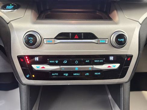 Certified 2020 Ford Explorer XLT w/ Equipment Group 202A image 5