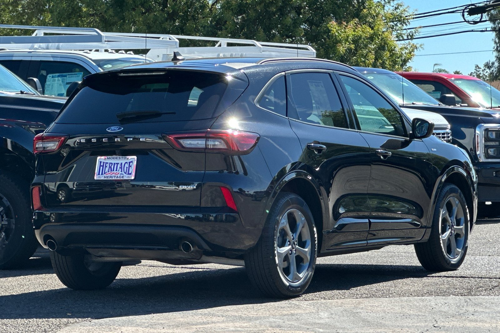 Used 2024 Ford Escape ST-Line AWD/4WD image 4