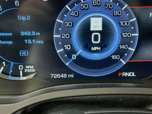 Used 2018 Cadillac Escalade Premium Luxury AWD/4WD image 19