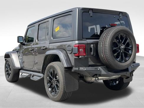 Used 2022 Jeep Wrangler Unlimited Sahara w/ Cold Weather Group AWD/4WD image 5